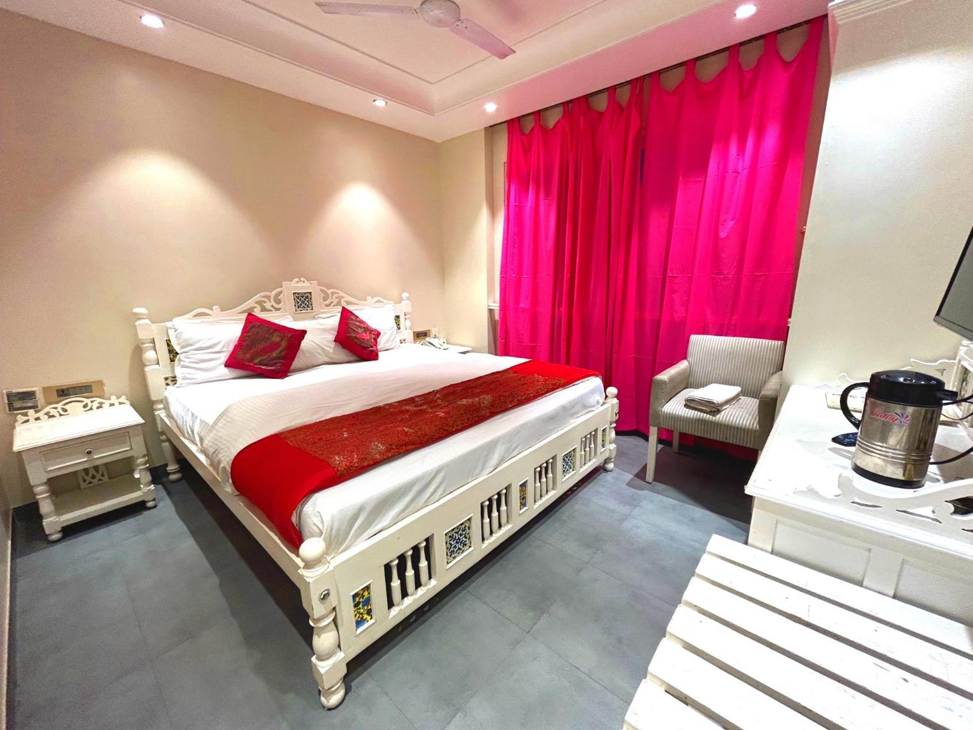 The Pinky Villa - Heritage Boutique Suites New Delhi Extérieur photo