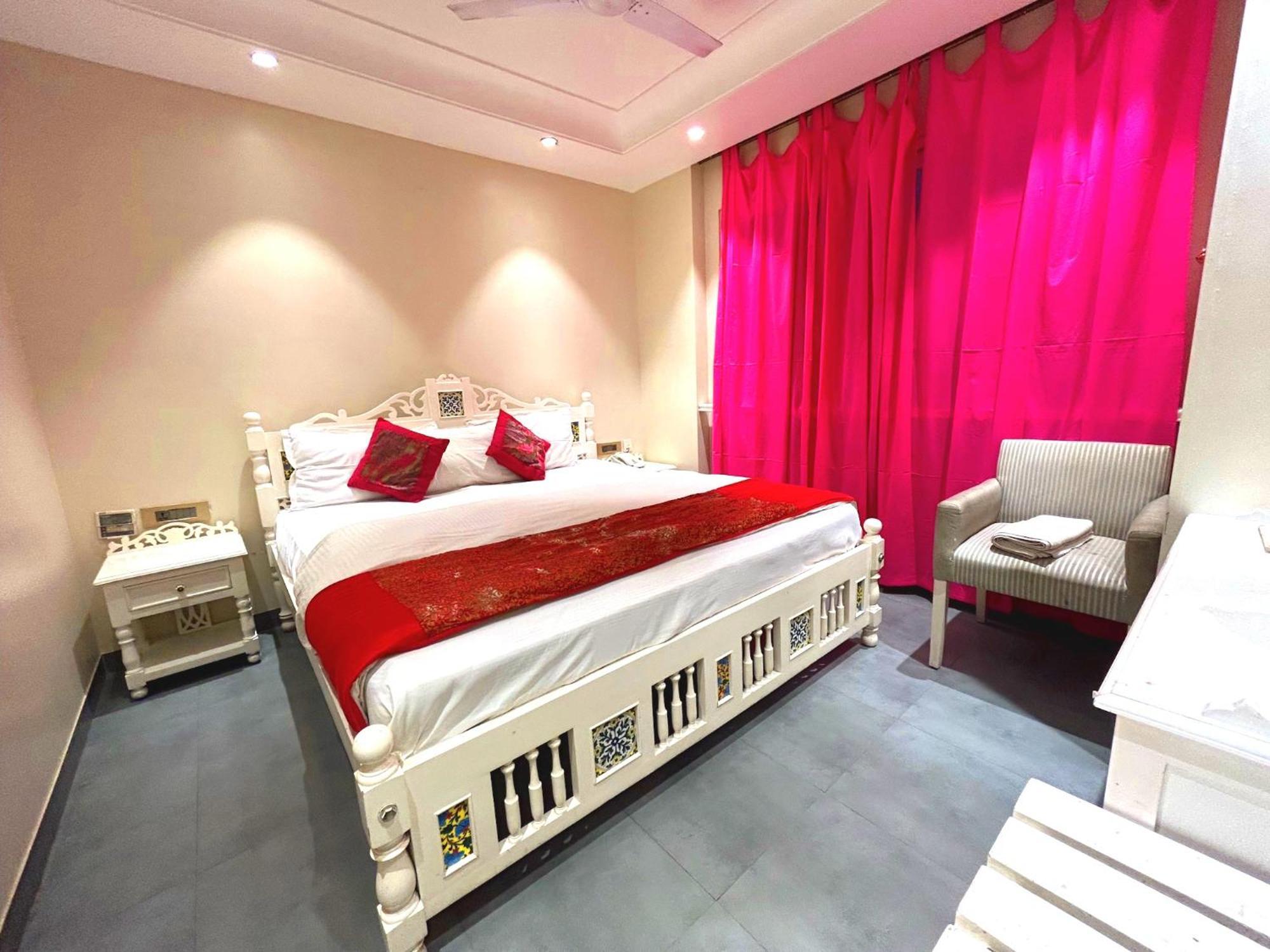 The Pinky Villa - Heritage Boutique Suites New Delhi Extérieur photo