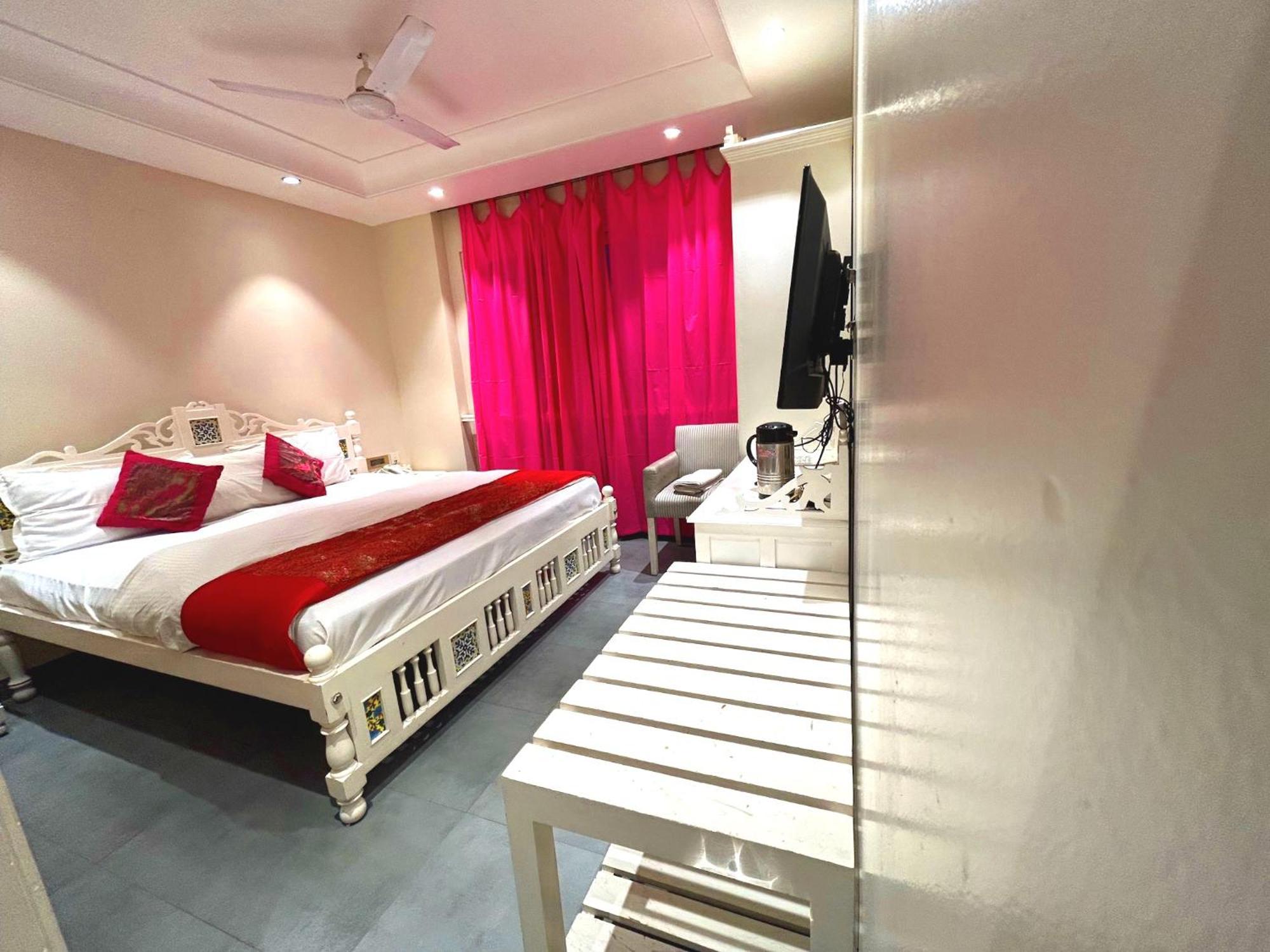 The Pinky Villa - Heritage Boutique Suites New Delhi Extérieur photo