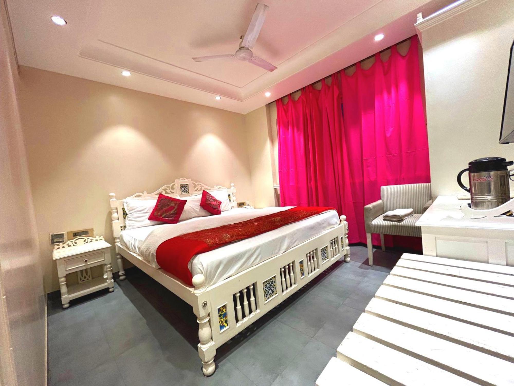 The Pinky Villa - Heritage Boutique Suites New Delhi Extérieur photo